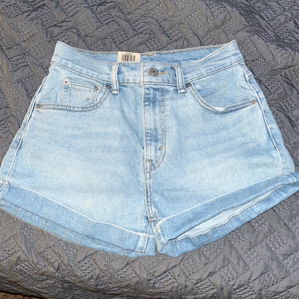 Levi's Mom Shorts Light Wash High Rise Size 2